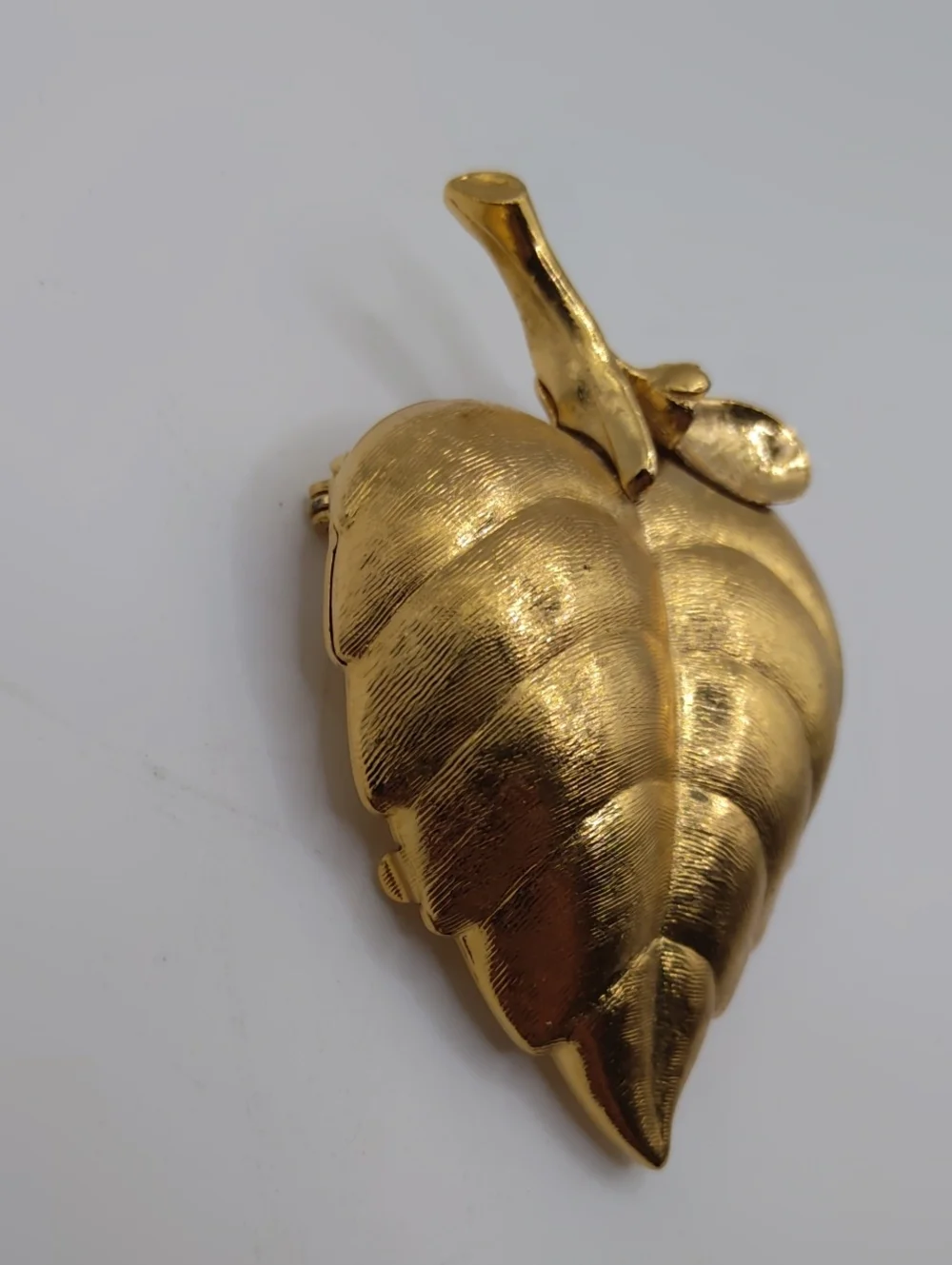 Avon Gold Tone Leaf Brooch/ Perfume Glacé 1972